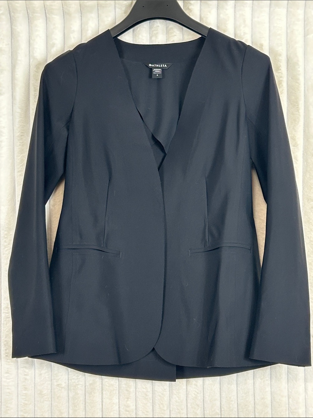 Athleta Avenue Blazer in black featuring a collarless, open-front sz4